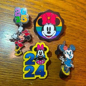 🔵🔵 Disney’s Minnie Mouse Trading Pins - Lot of 4